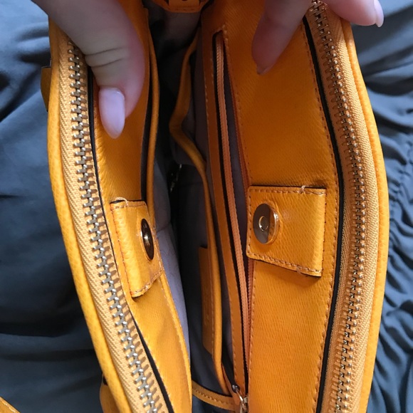 Michael Kors canary yellow crossbody - Picture 4 of 6